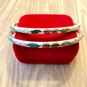 Cloisonné Vintage White Floral Enamel Bangle Set